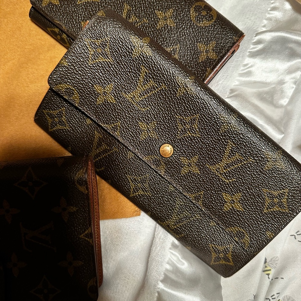 Lot Of 9 Designer Wallets Authentic - Picture 9 of 9